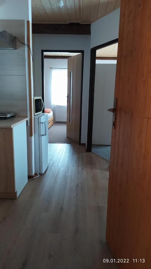 Apartman Pod Zalym Apartment Бенецко Екстериор снимка